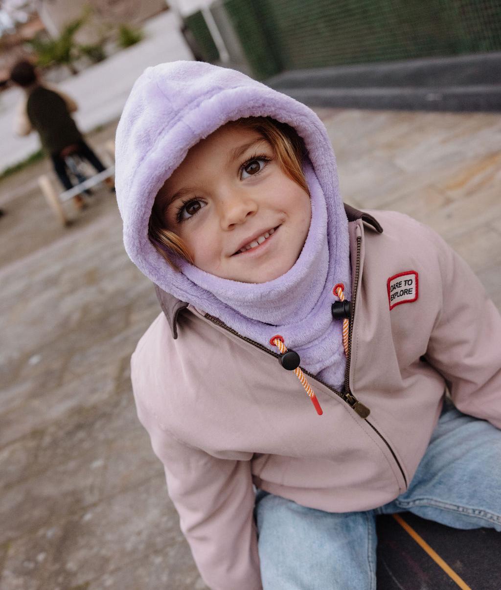 Fille avec cagoule en polaire lilas Warmy Mauve – vue de face – Hello Hossy