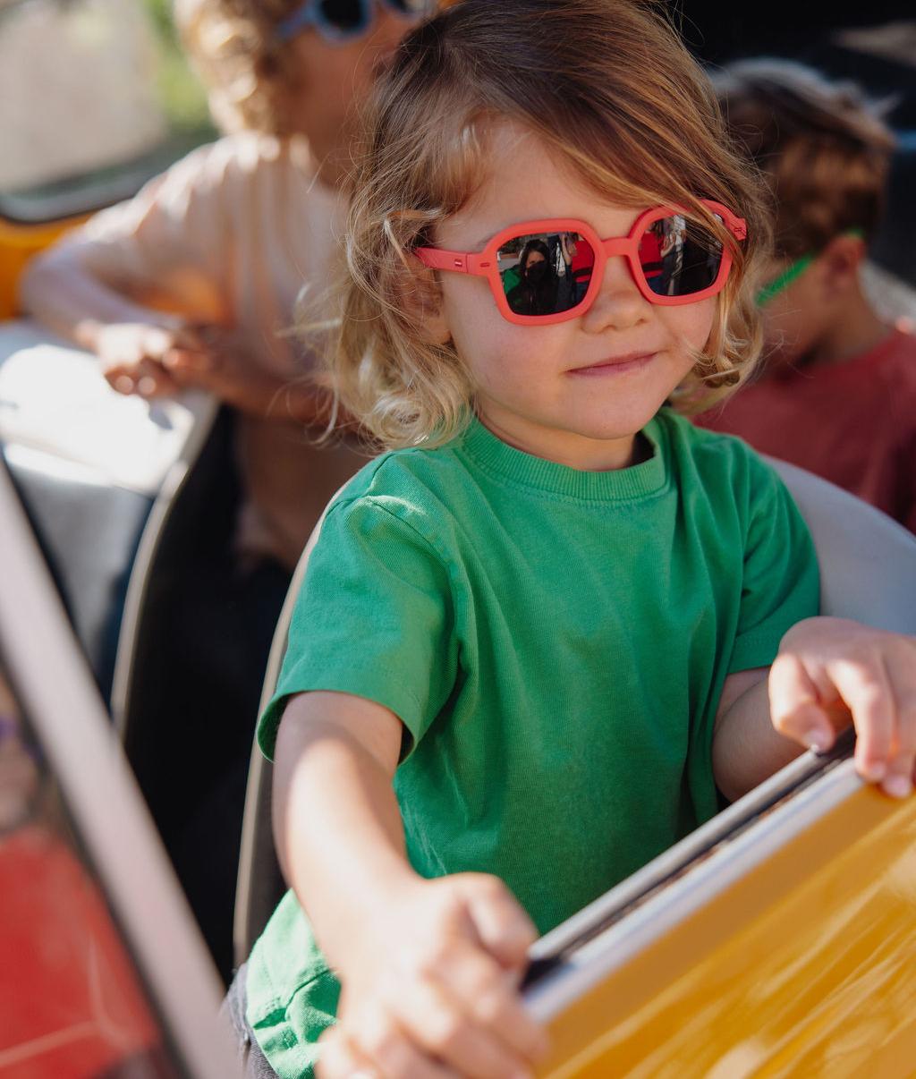Lunettes de soleil enfant rouge forme carrée Hello Hossy