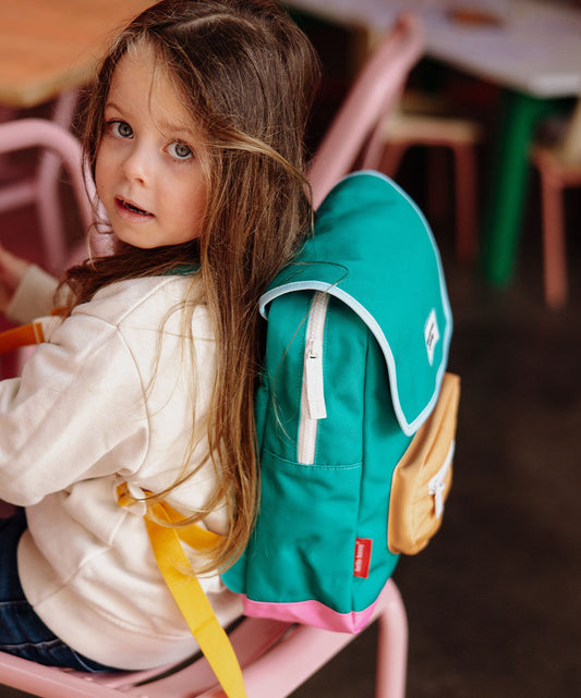 Sac à dos enfant vert poche beige fond rose Hello Hossy