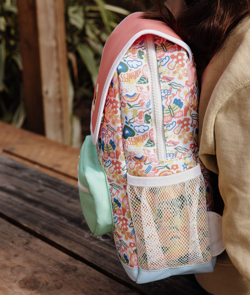 Mochila infantil blanco rosa motivo flores bolsillo de malla Hello Hossy