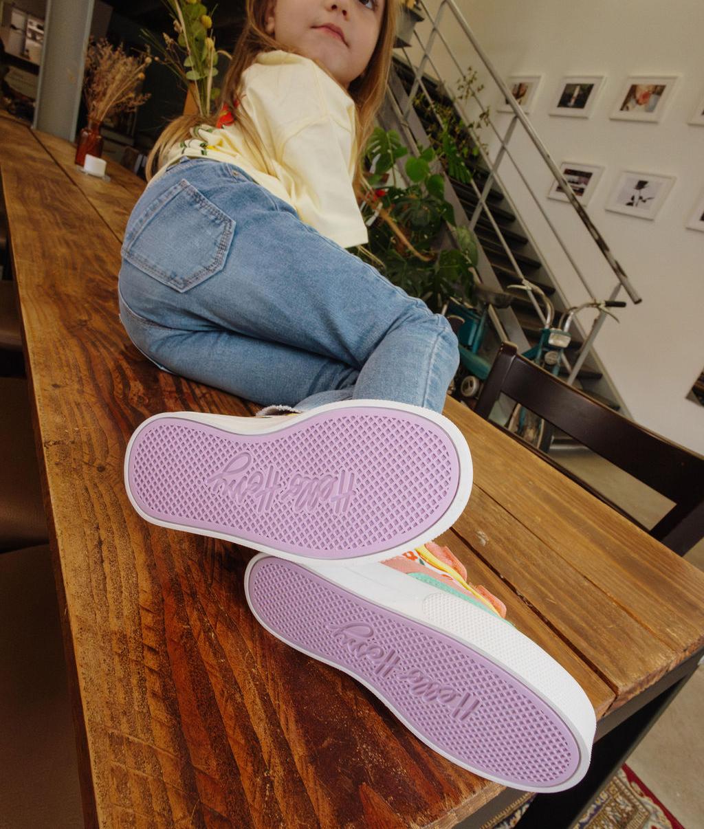 Sneakers niño rosa verde suela violette estampado arte Hello Hossy