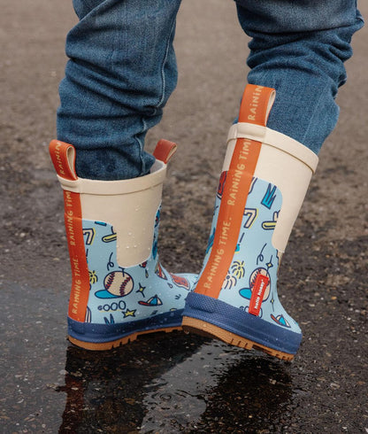 Botas de agua infantiles azules con estampado de deporte, detalle de tira naranja y suela antideslizante Hello Hossy