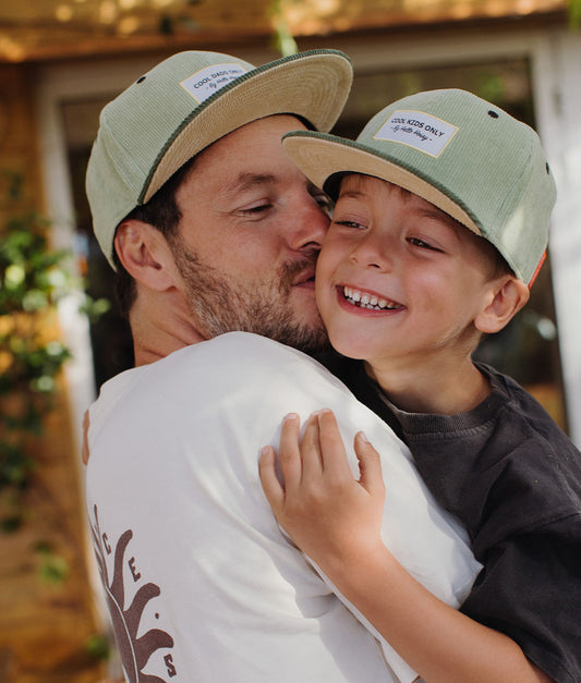 Casquette Parents-Enfants Sweet Green Duo, visière plate, velours, matchy-matchy, dès 9 mois, Cool Kids Only !