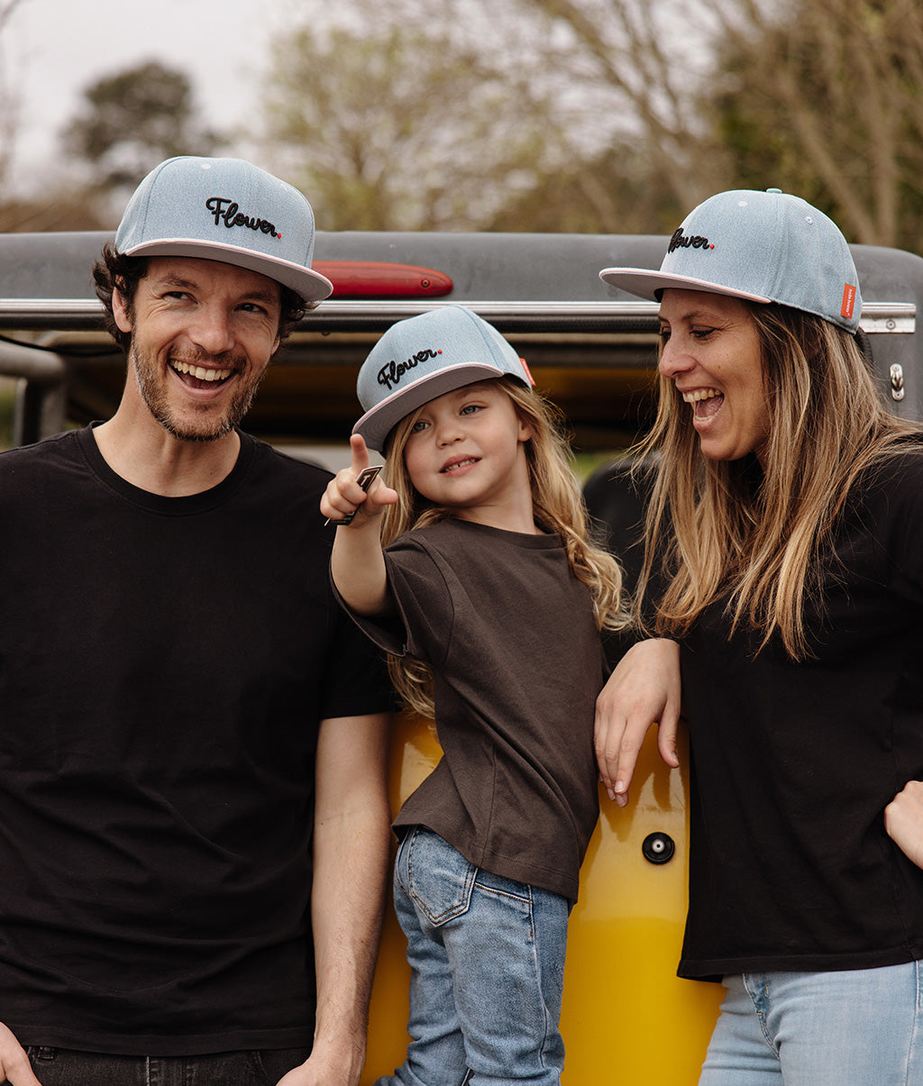 Casquette Parents-Enfants Jean Flower, visière plate, coton biologique, certifiée Oeko-Tex, dès 9 mois, Cool Kids Only !