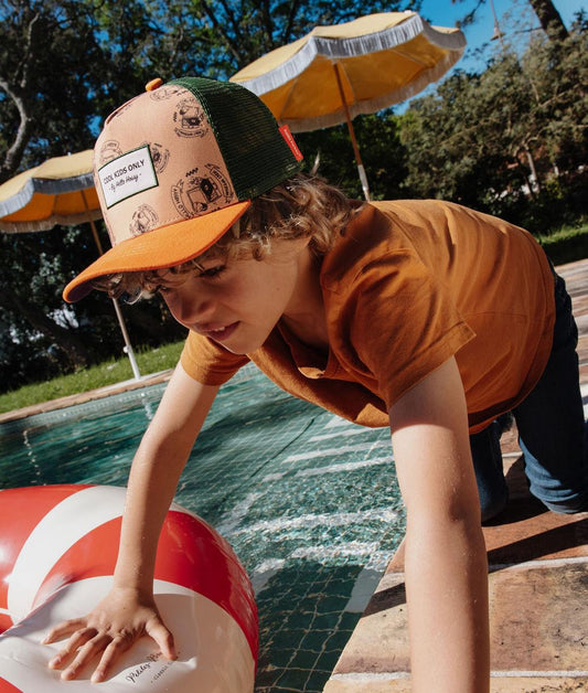 Casquette enfant orange vert broderie visière courbée Hello Hossy