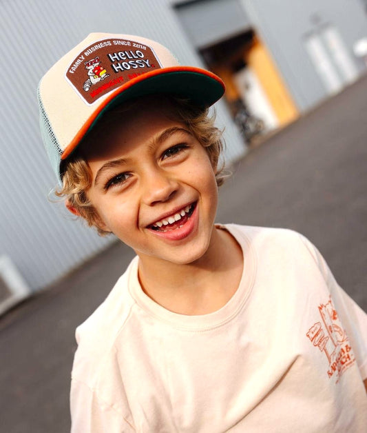 Casquette enfant beige orange visière courbée filet patch animal Hello Hossy