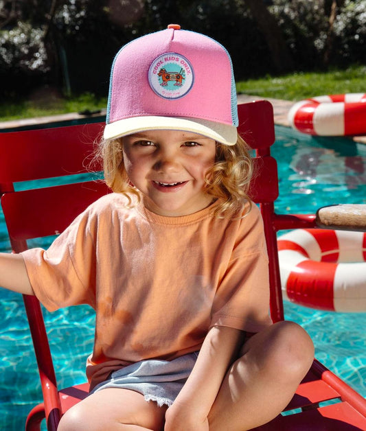 Casquette enfant rose jaune bleu broderie visière courbée Hello Hossy