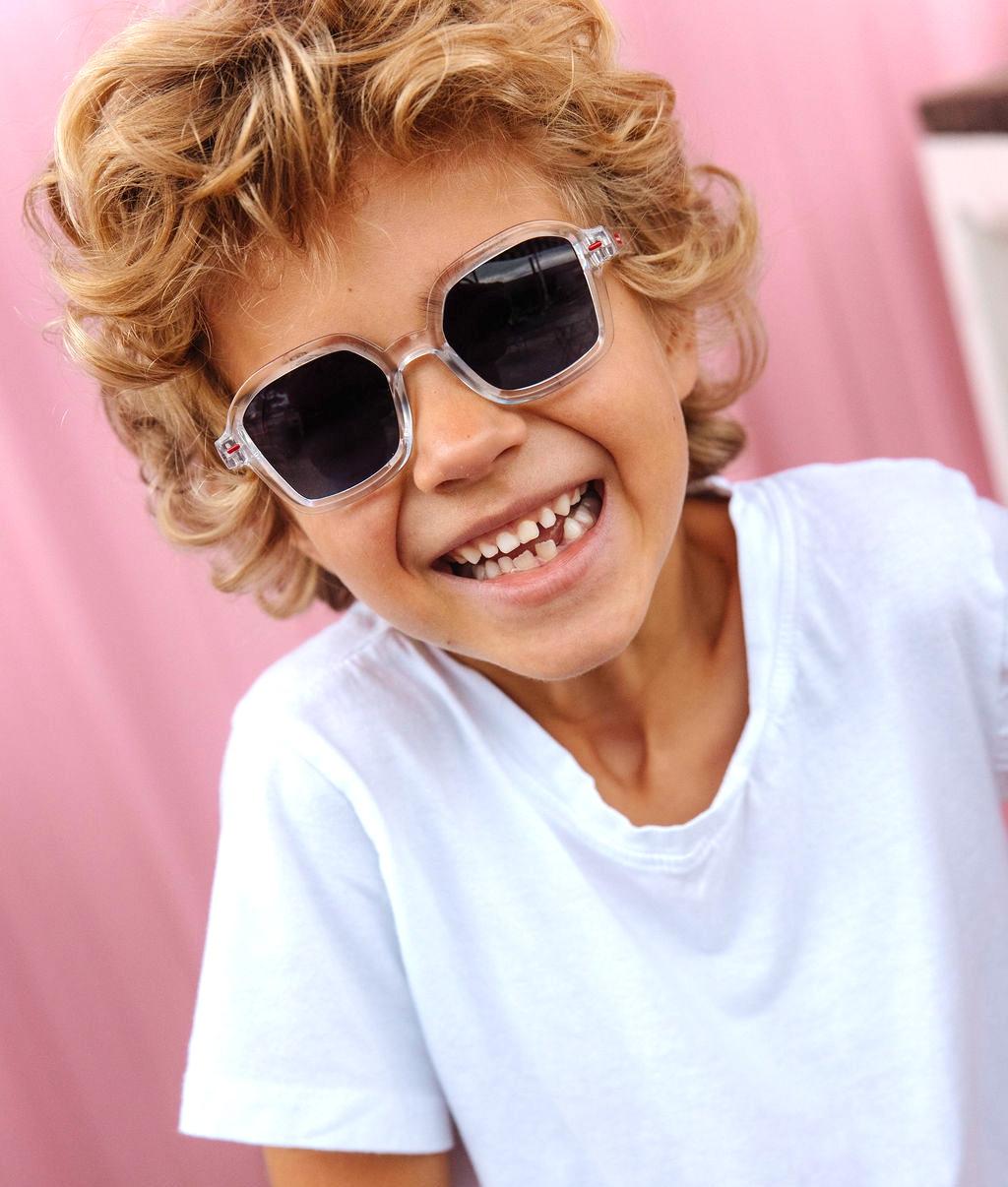 Gafas de sol infantiles blanco transparente forma cuadrada lentes oscuros Hello Hossy