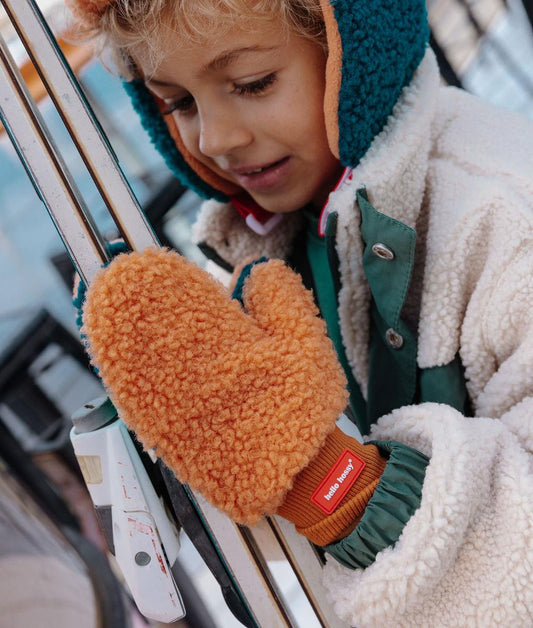 Manoplas infantiles con efecto borreguito Camel y forro de tejido polar Hello Hossy