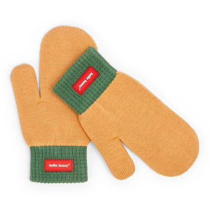 Manoplas infantiles Camel y verdes con etiqueta Hello Hossy Hello Hossy