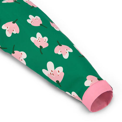 Manga de poncho impermeable infantil verde estampado de flores, puño rosa Hello Hossy