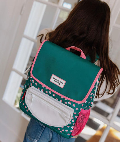 Mochila infantil verde estampado flores rosas bolsillo blanco Hello Hossy