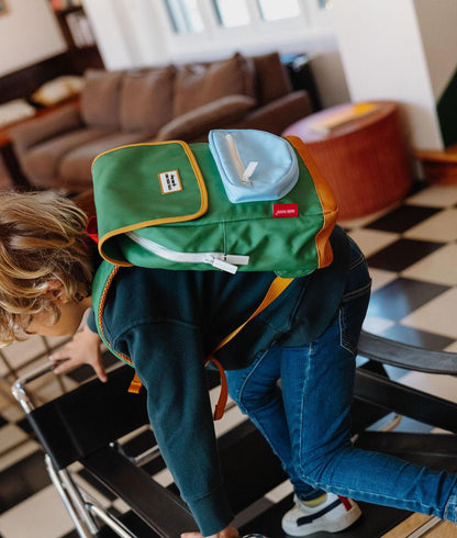 Sac à dos enfant vert poche bleue détails jaunes Hello Hossy