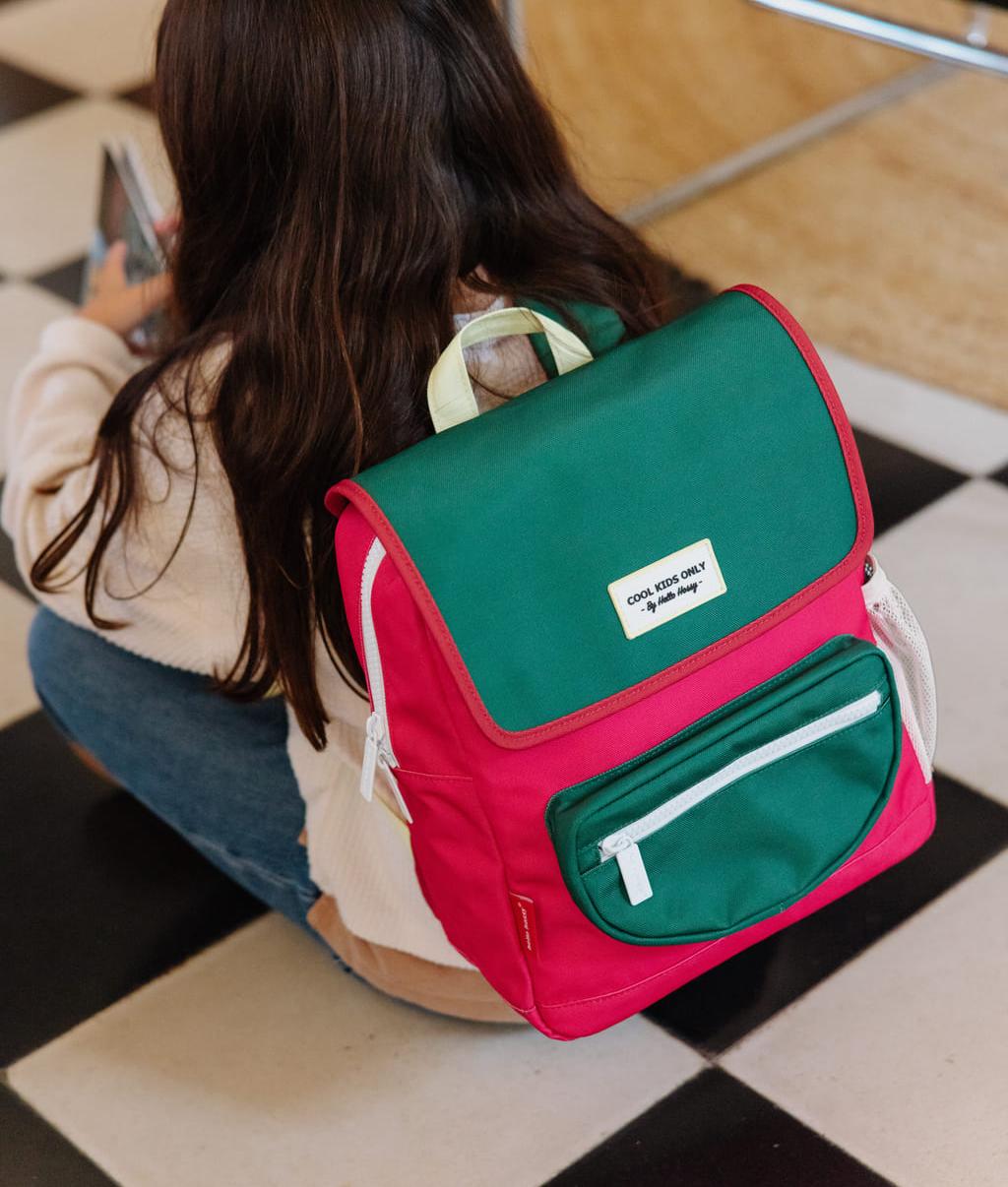 Mochila infantil Framboise solapa verde bolsillo con cremallera Hello Hossy