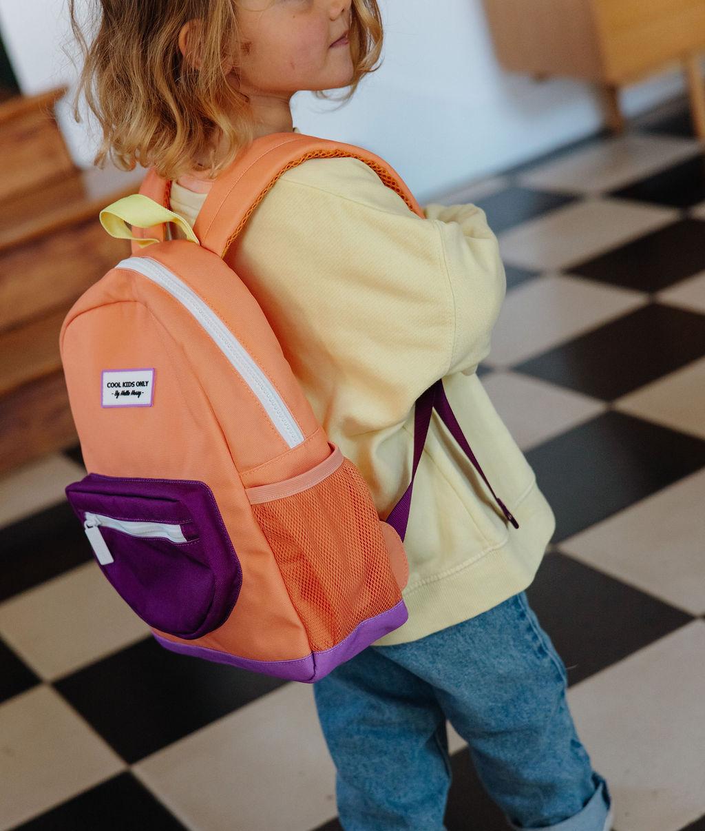 Mochila infantil naranja bolsillo violeta Hello Hossy