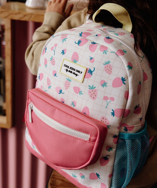 Mochila infantil blanco estampado fresas bolsillo rosa red azul Hello Hossy