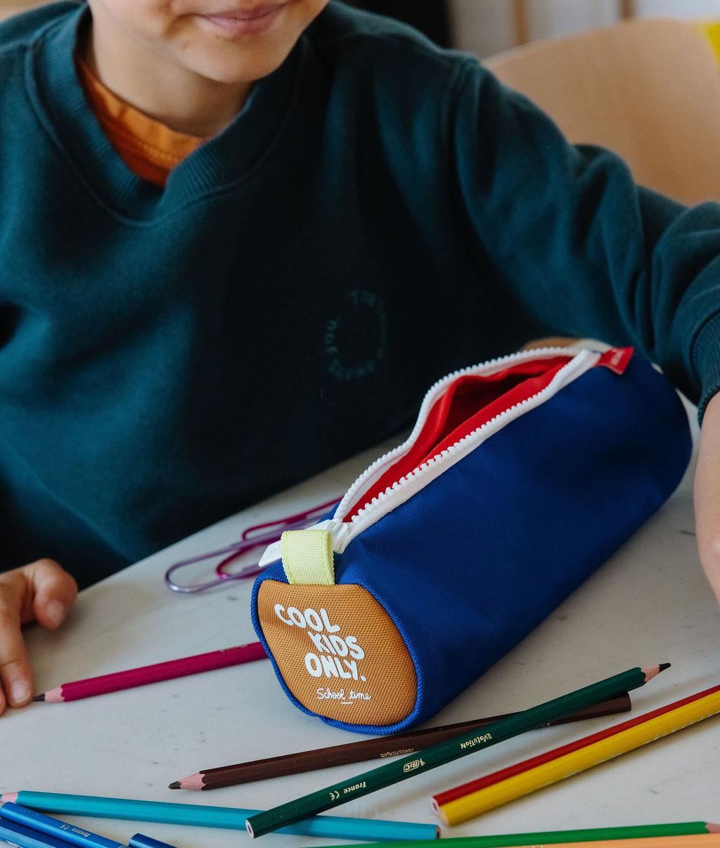 Estuche Escolar infantil azul amarillo cierre blanco texto bordado Hello Hossy