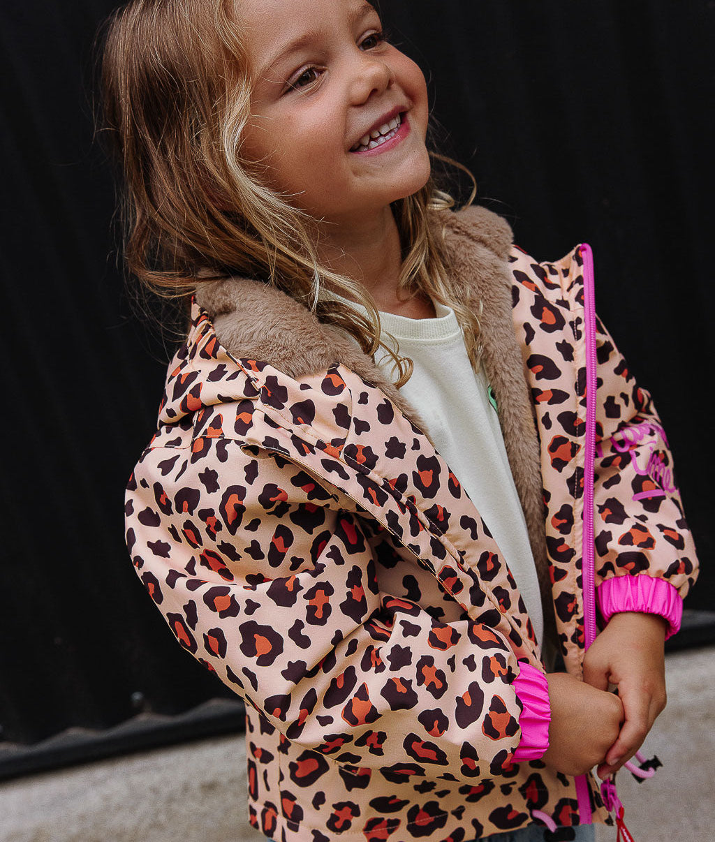 Chaqueta de invierno infantil con estampado leopard marrón y negro, forro de pelo sintético Hello Hossy