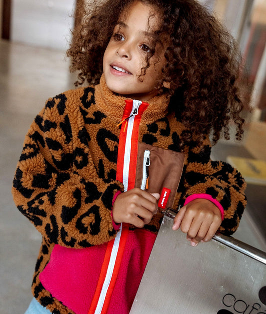 Chaqueta polar infantil estampado leopard vista de frente Hello hossy