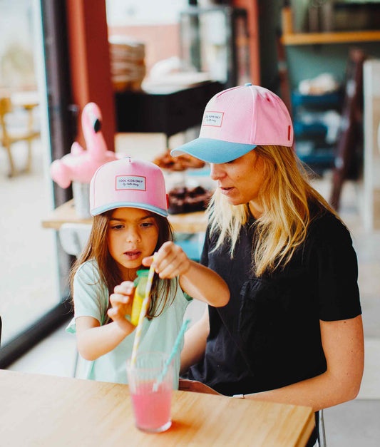 Gorra Mini Flamingo para niños y bebés, Cool Kids Only, Hello Hossy
